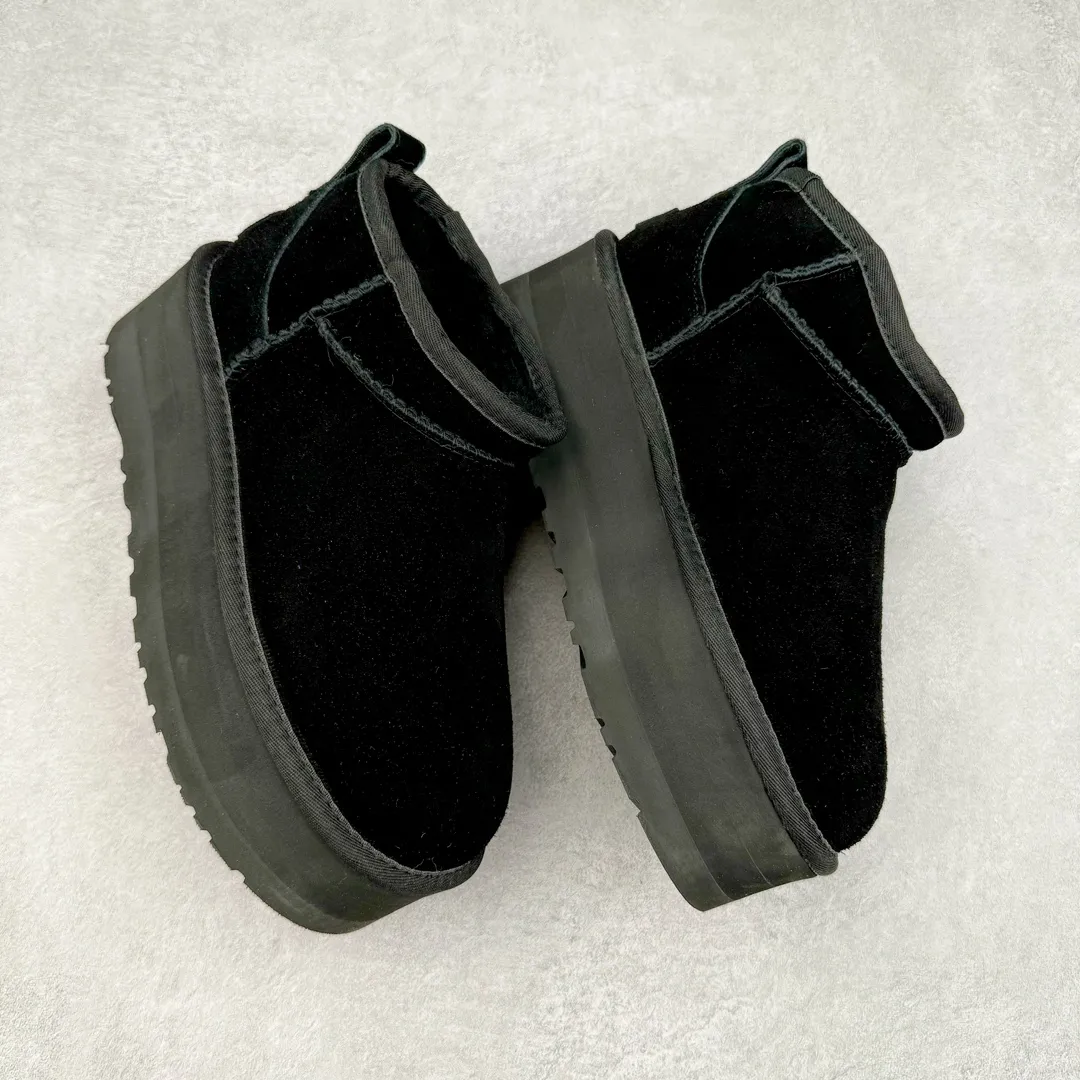 Pick up locally💰520 UGG 5092 Zhou Dongyu Mini thick-soled autumn and winter sheep fur integrated snow boots. All shoes are made from the same factory as ZP. Longfeng A-grade Australian imported sheep fur integrated women's boots. Brand OEM production line. Fully follow the ZP process. OEM original pattern maker. Adhering to the principle of no original shoes and no development selection. Pay attention to every detail. The most authentic version on the market. TREADLITE "Light Wing" technology outsole. Lightweight/durable/flexible/pile size: 35 36 37 38 39 40 41 42 Coding: by2936090